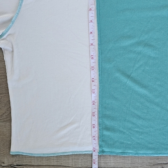 half white half teal target long sleeve - Picture 4 of 5